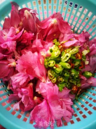 Stir-fried Hibiscus Flower recipe