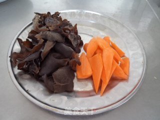 Stir-fried Chinese Cabbage Stem with Black Fungus recipe
