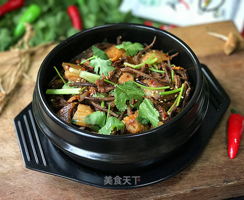 Spicy Tea Tree Mushroom Dry Pot