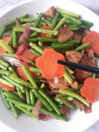 Stir-fried Pork with Garlic Moss recipe