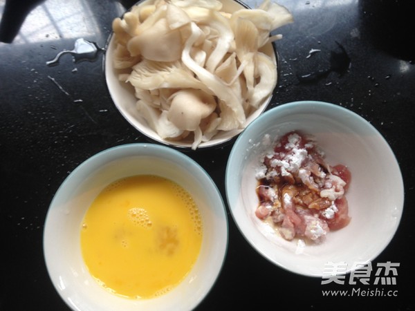 Mushroom and Egg Pork Soup recipe