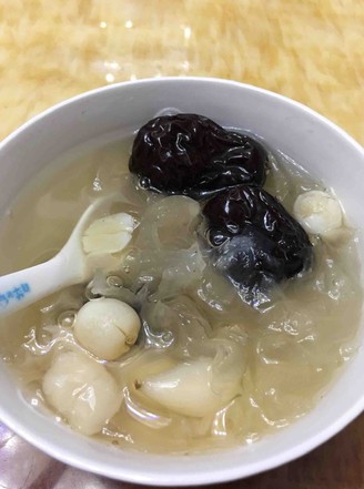 Tremella Lily and Red Date Soup recipe