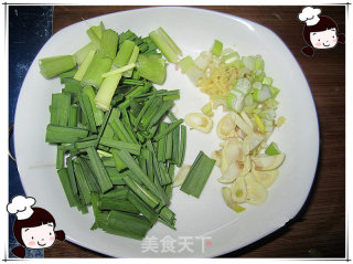 Dad’s Old Beijing Kitchen (vegetable Greenhouse)--the Taste in Memory (burning Little Carrots) recipe