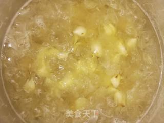 Tremella Lily Soup recipe