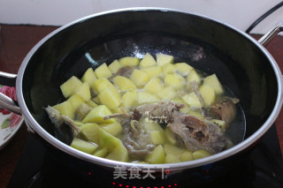 Potato Stewed Chicken Bones recipe