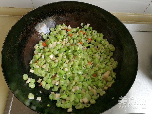 Noodles with Beans and Pleurotus recipe