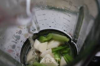 Celery Pear Juice recipe