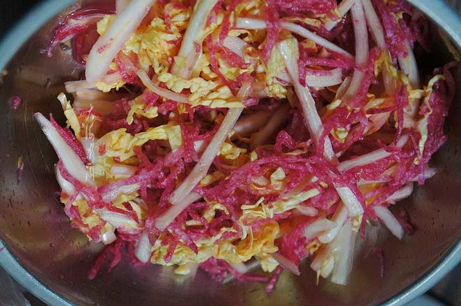 Sweet and Sour Cabbage Shredded Radish recipe