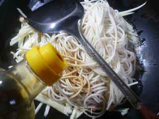 Fried Noodles with Golden Needle Mushroom and Rice White recipe