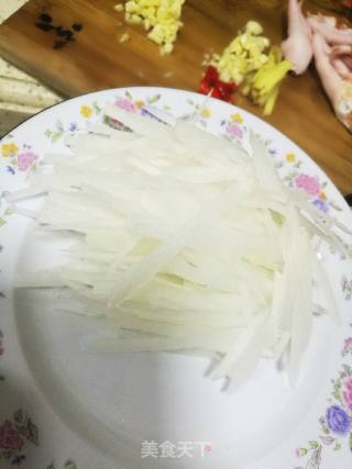 Stir-fried Beef with Shredded Radish recipe