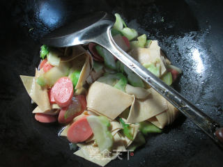 Thousands of Ham Sausage Stir-fried Vegetables recipe