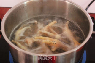 Spicy Marinated Chicken Feet recipe