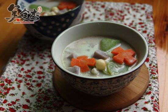 Boiled Water Melon with Coconut Milk and Taro recipe