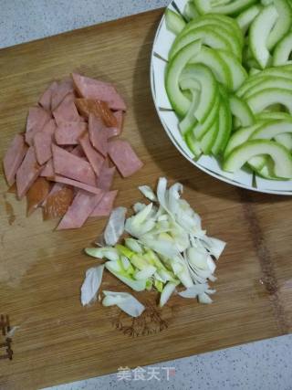 Stir-fried Ham Sausage with Zucchini recipe