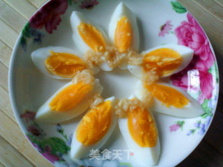 Garlic Mixed with Eggs recipe
