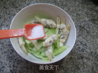 Razor Clams Mixed with Cucumber recipe