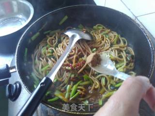 Stir-fried Rice Noodles with Pickled Peppers and Rape recipe