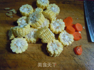 Golden Yellow Autumn-------corn Bone Soup recipe