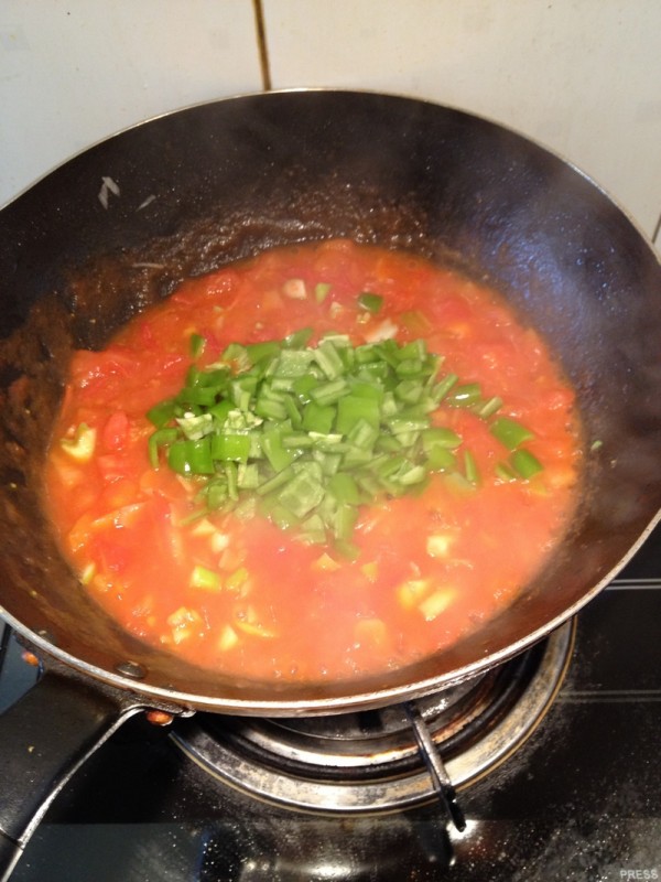 Egg and Tomato Noodles recipe