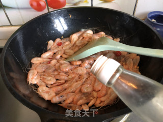 Fried Taihu White Shrimp in Oil recipe