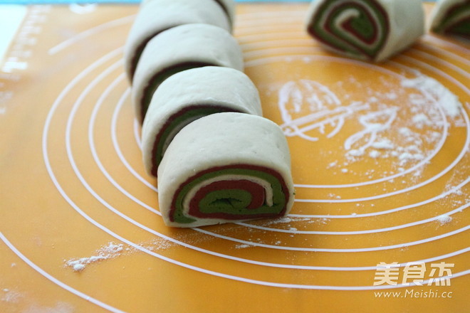 Three-color Hanamaki with Soy Milk Flavor recipe