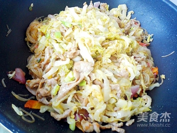 Fried Rice Noodles with Sauerkraut recipe