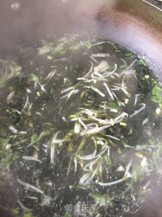 Enoki Mushroom and Seaweed Soup recipe