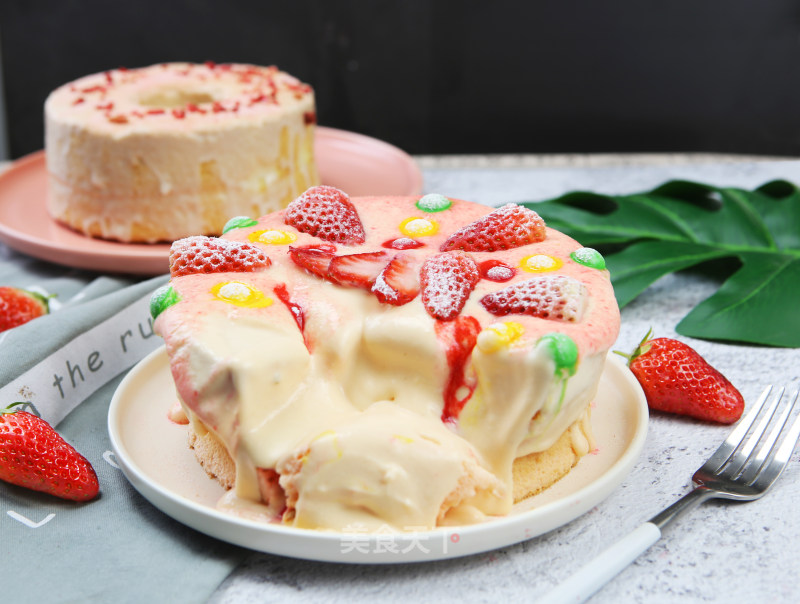 Strawberry Sea Salt Milk Cover Cake