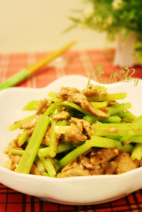 Stir-fried Celery with Pork Slices in Black Bean Sauce recipe