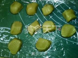 Cantonese Style Five-ren Scallop Mooncake recipe