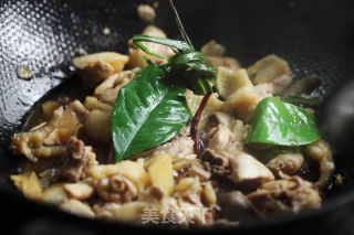 The Practice of Ganzhou Dishes with Three Cups of Chicken recipe