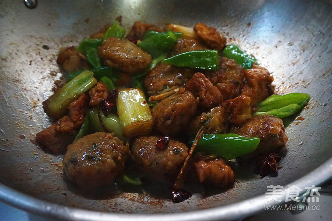 Braised Pork Balls with Oily Tofu recipe