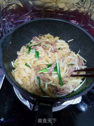 Stir-fried Niuhe recipe