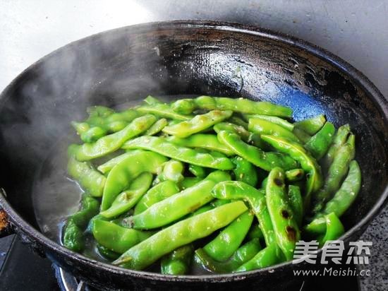 Braised Beans with Farmhouse Sauce recipe