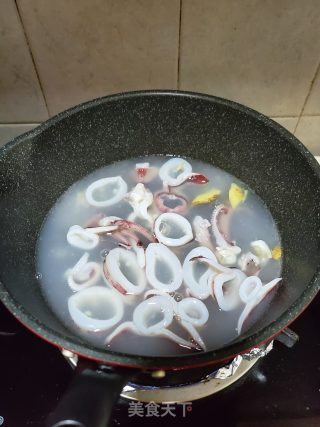 Fresh Squid Mixed with Silver Buds recipe