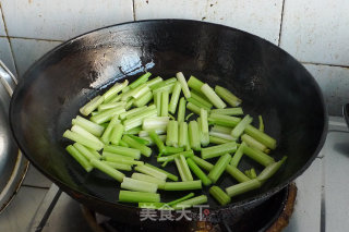 Fried Prawns with Celery recipe