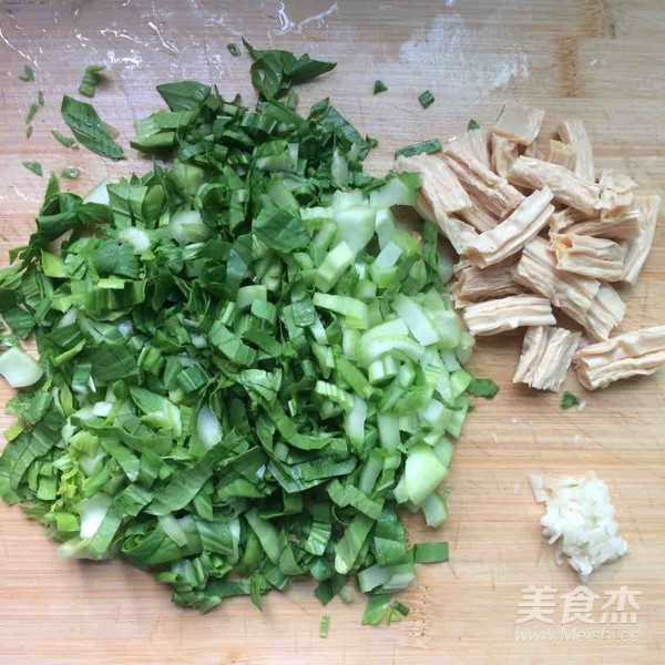 Stir-fried Minced Pork with Greens and Yuba recipe