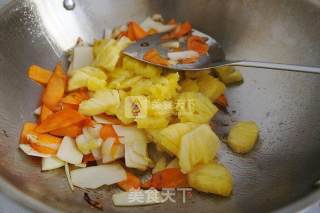 Stir-fried Yam with Pineapple recipe