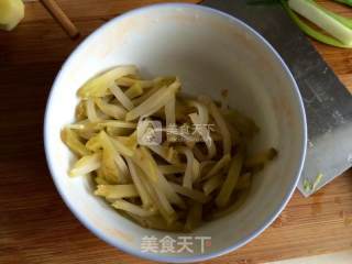 Stir-fried Shredded Pork with Green Pepper and Mustard recipe