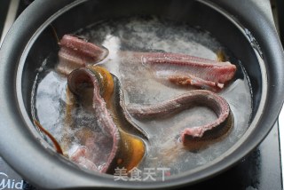 A Little Trick to Make A Mellow and Delicious "hot and Sour Taste"-home Cooking [eel Vermicelli Pot] recipe