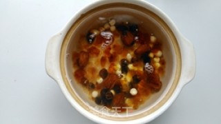 Longan Peach Gum Candied Date Soup recipe