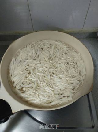 Stir-fried Western Lettuce with Enoki Mushroom recipe