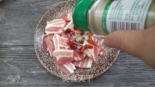 Fried Pork with Carob recipe