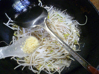 Stir-fried Mung Bean Sprouts recipe