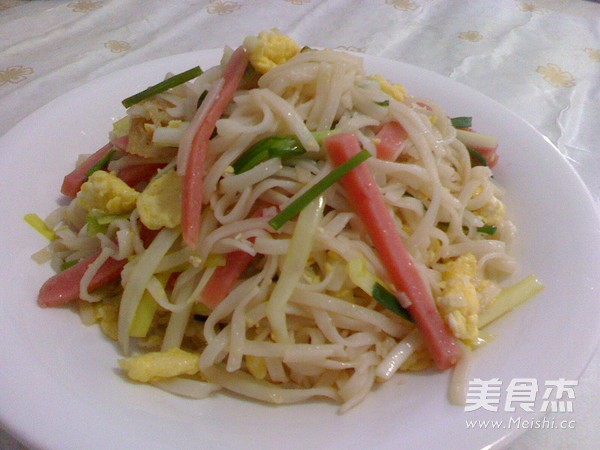 Stir-fried Hor Fun with Chives recipe