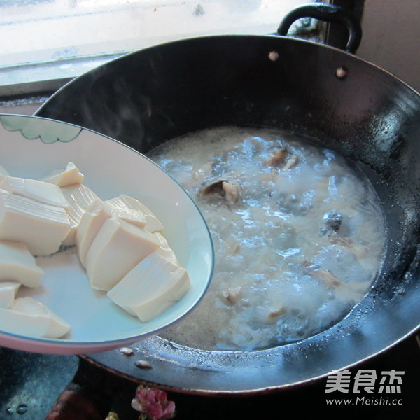 Light Tofu Choi Fish Soup recipe
