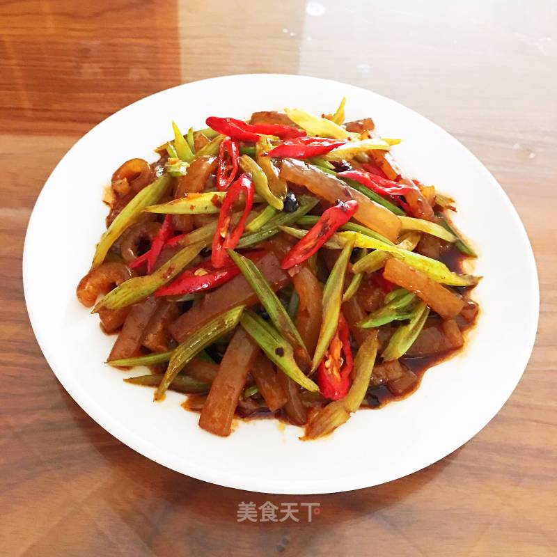 Celery Stir-fried Pork Skin recipe