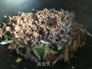 Stir-fried Beef with Shredded White Radish recipe