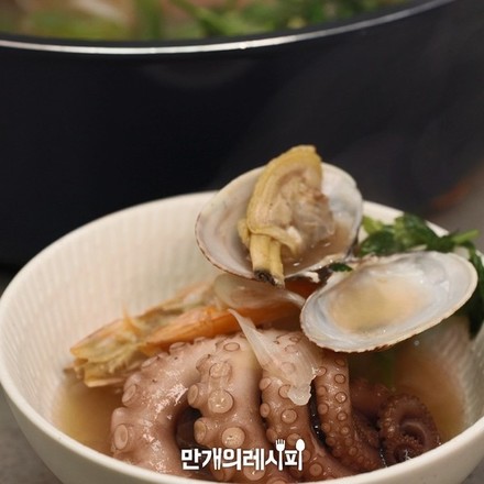 Soft Soup in Miso (clear Octopus Soup) recipe