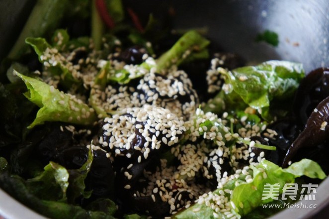 Mixed Lettuce with Fungus recipe